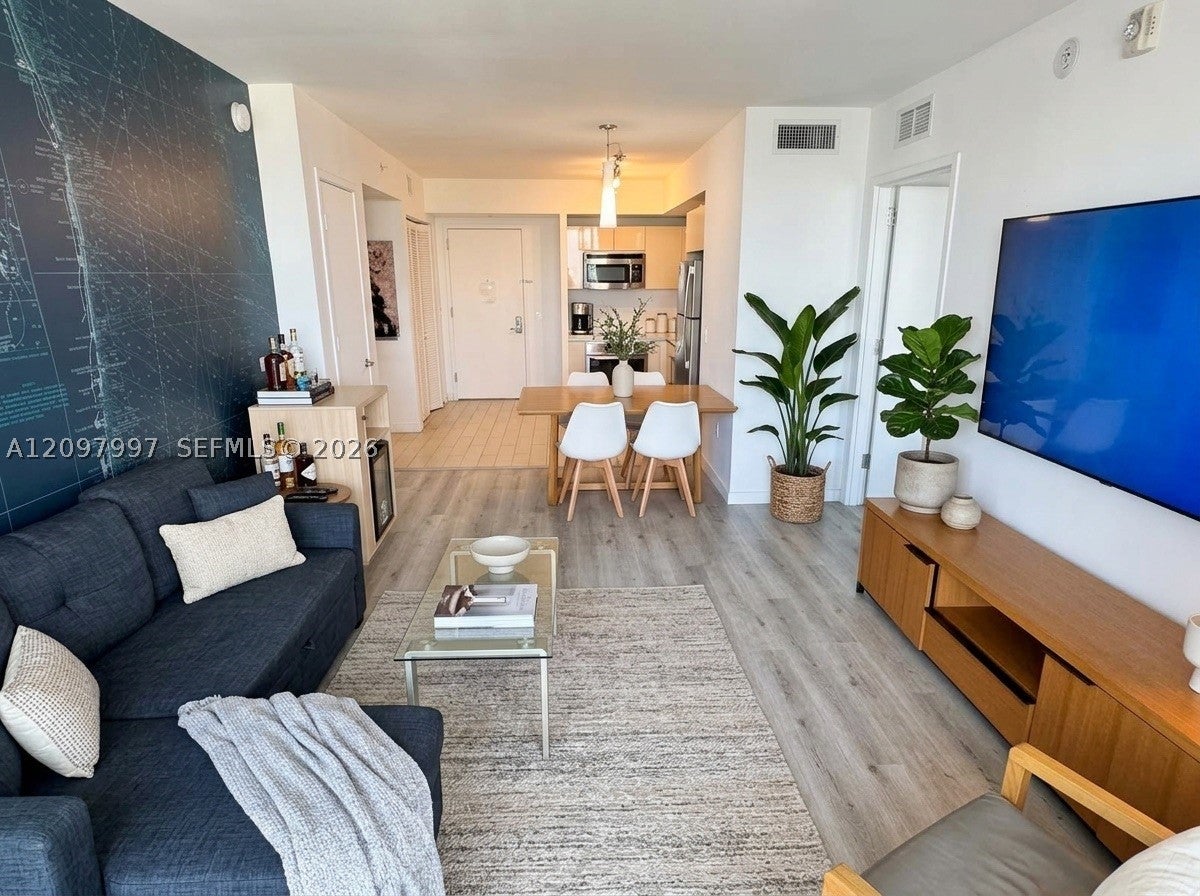 2602 E Hallandale Beach Blvd R2004