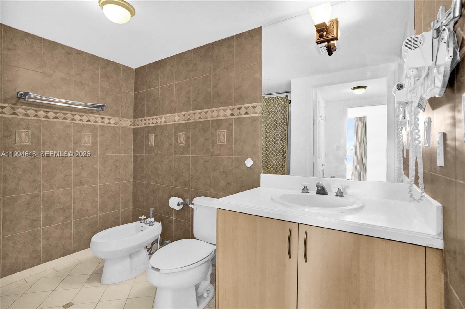 THE MUTINY CONDO - Residential