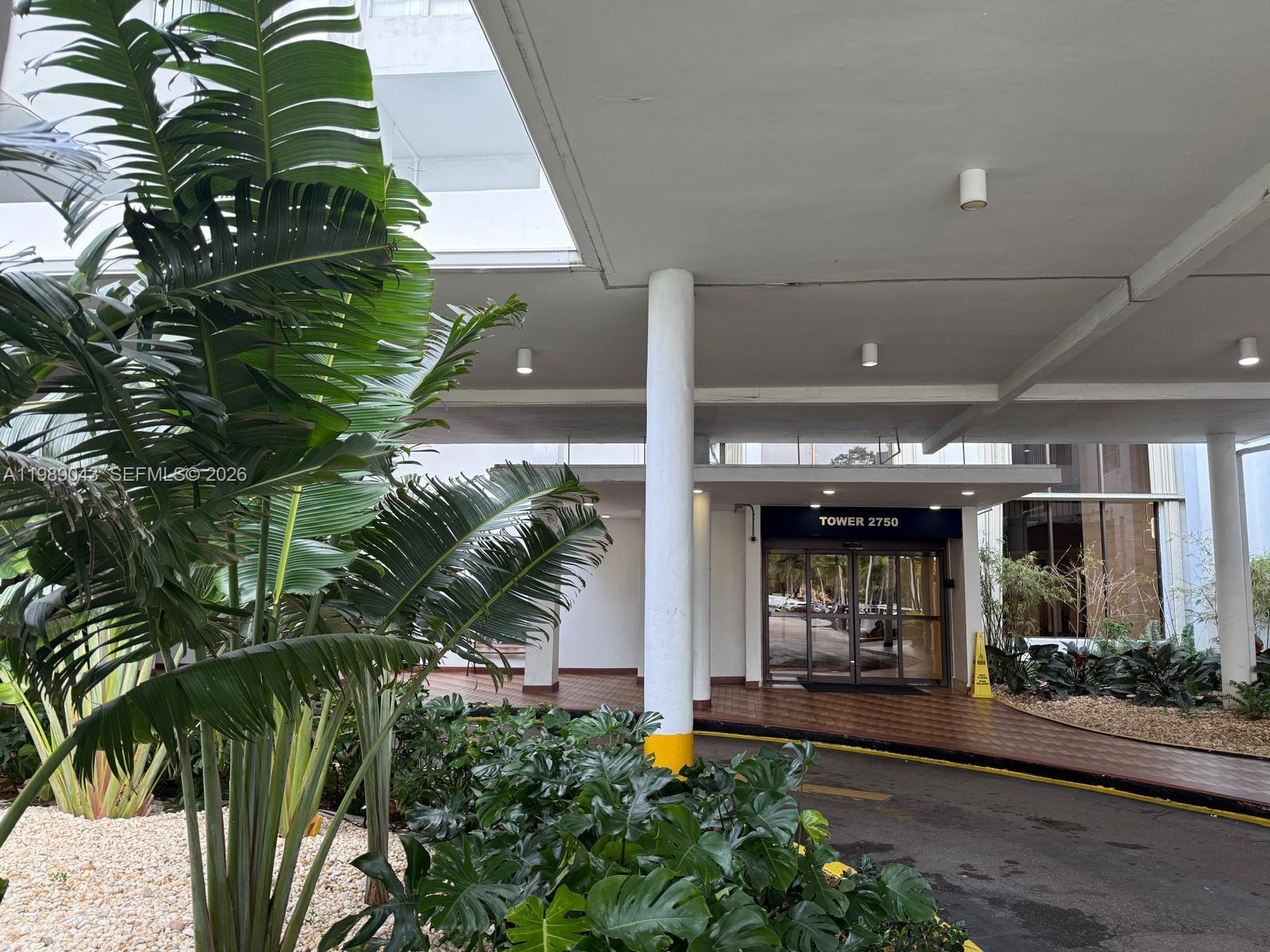 COMMODORE PLAZA CONDO - Residential