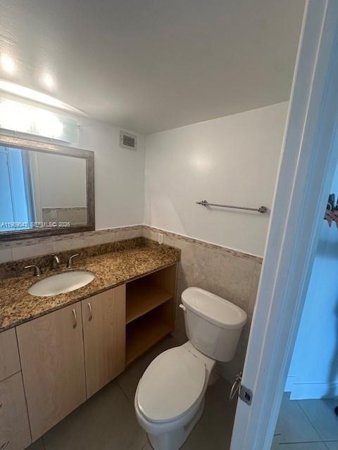 COMMODORE PLAZA CONDO - Residential