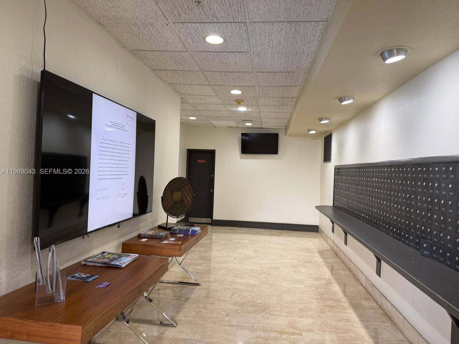 COMMODORE PLAZA CONDO - Residential