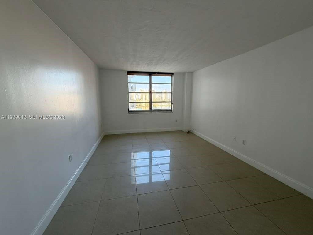 COMMODORE PLAZA CONDO - Residential