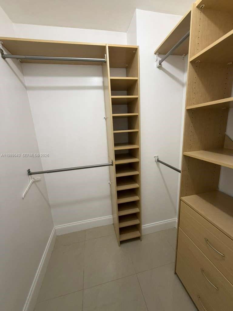 COMMODORE PLAZA CONDO - Residential