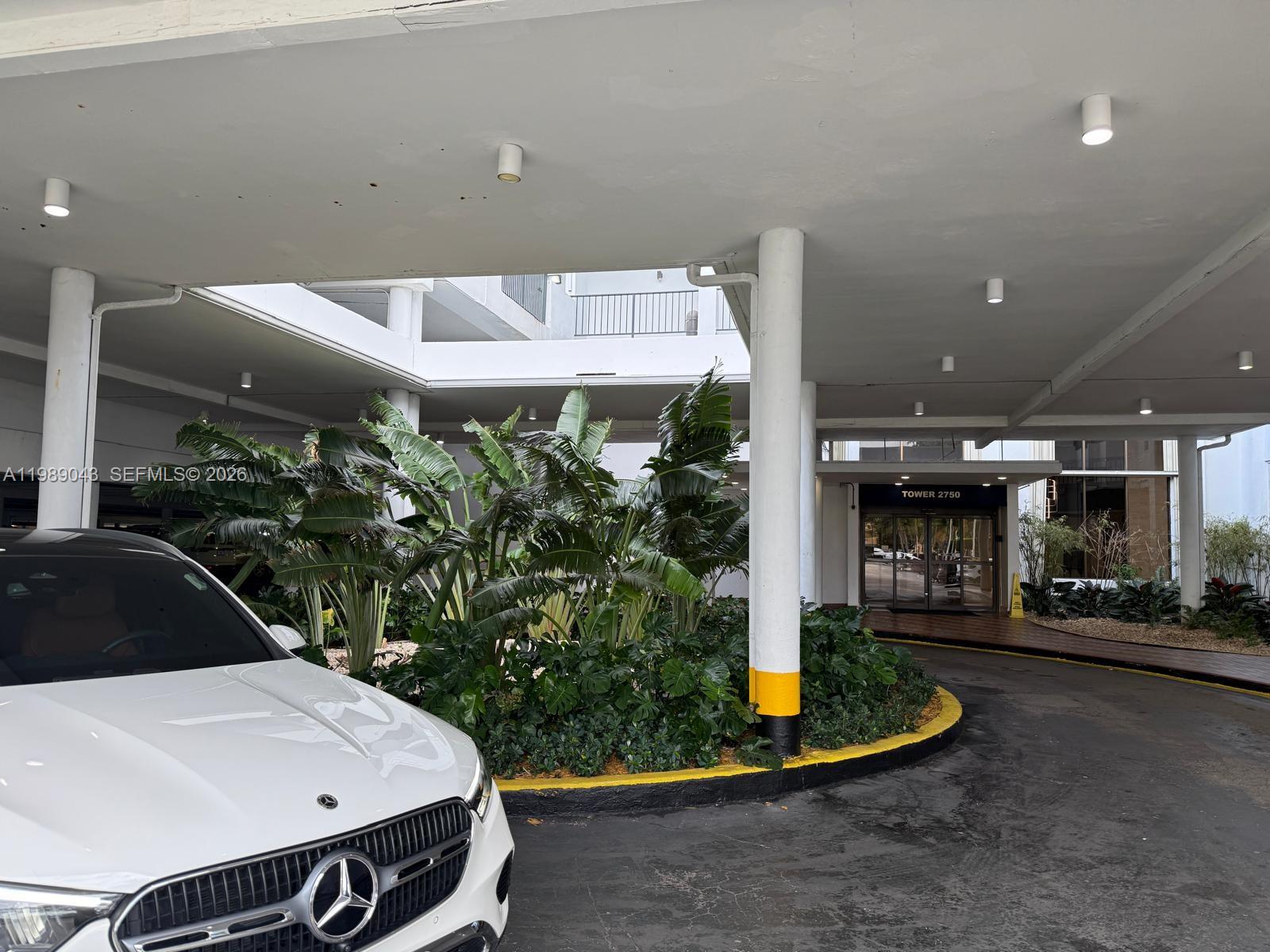 COMMODORE PLAZA CONDO - Residential