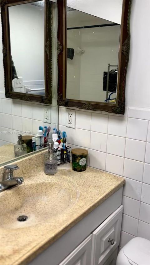 500 Executive Center Dr 1C West Palm Beach FL 33401
