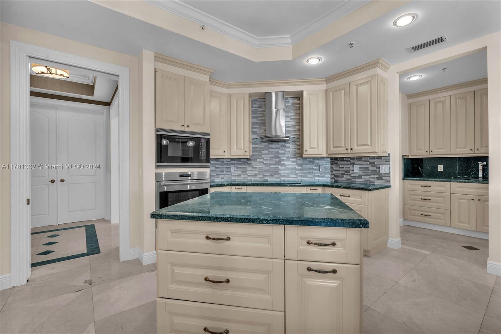 SUNRISE OCEAN CLUB CONDO - Residential Lease