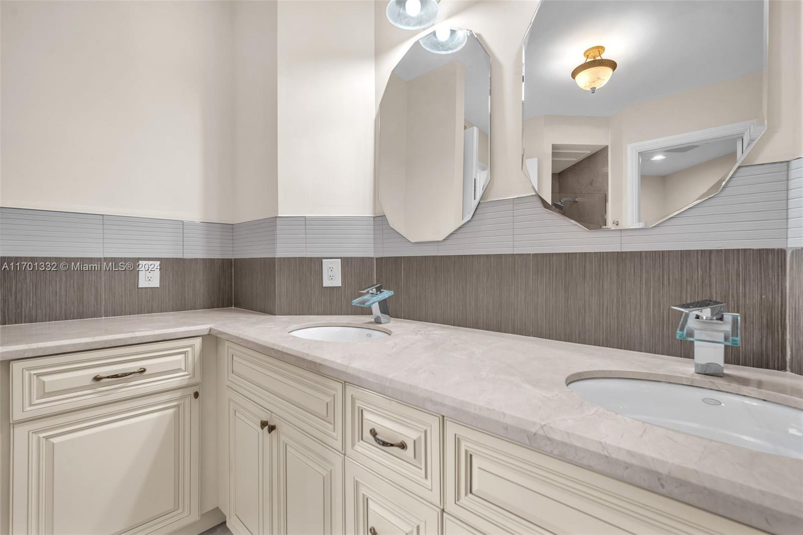 SUNRISE OCEAN CLUB CONDO - Residential Lease