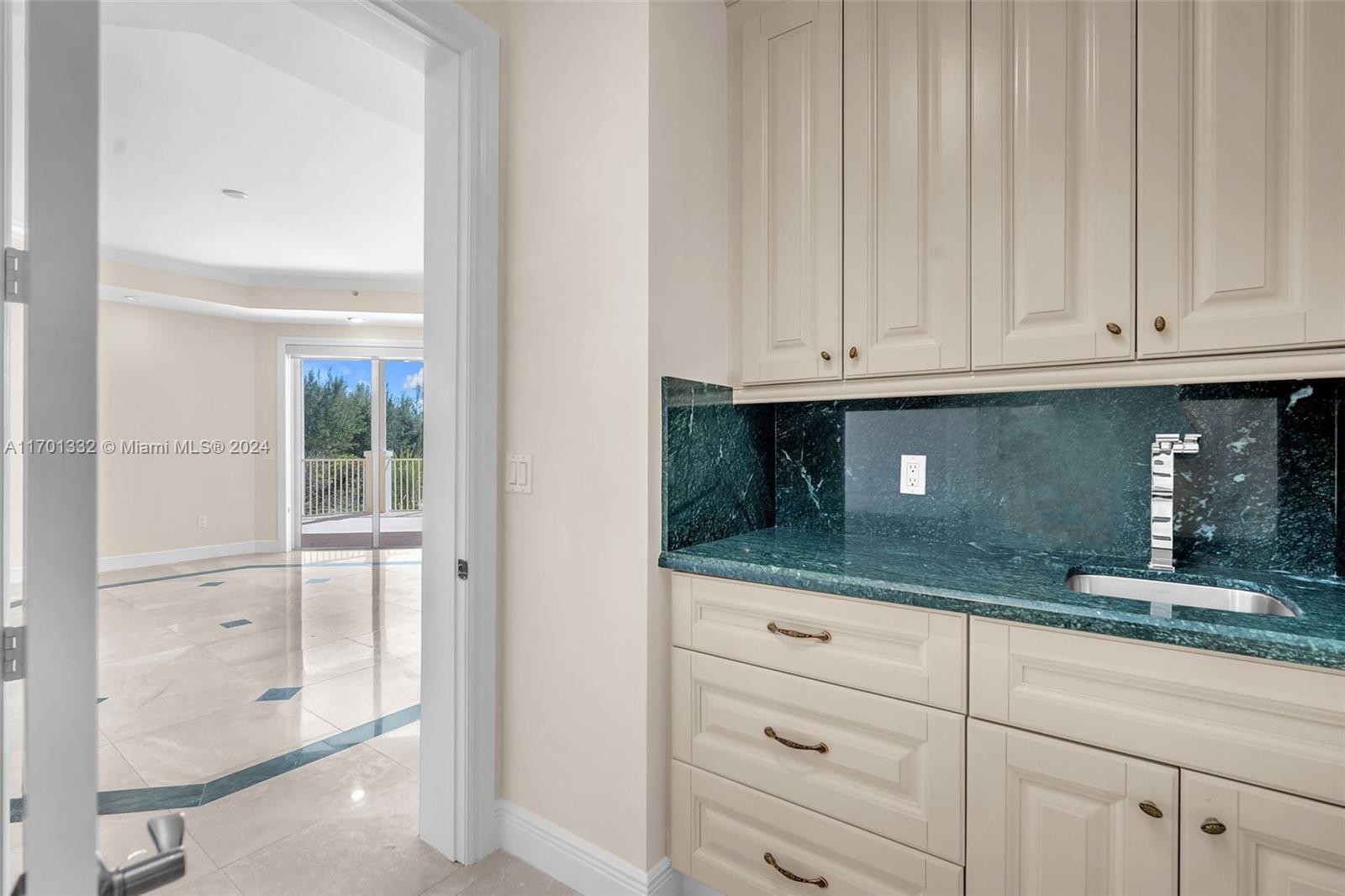 SUNRISE OCEAN CLUB CONDO - Residential Lease