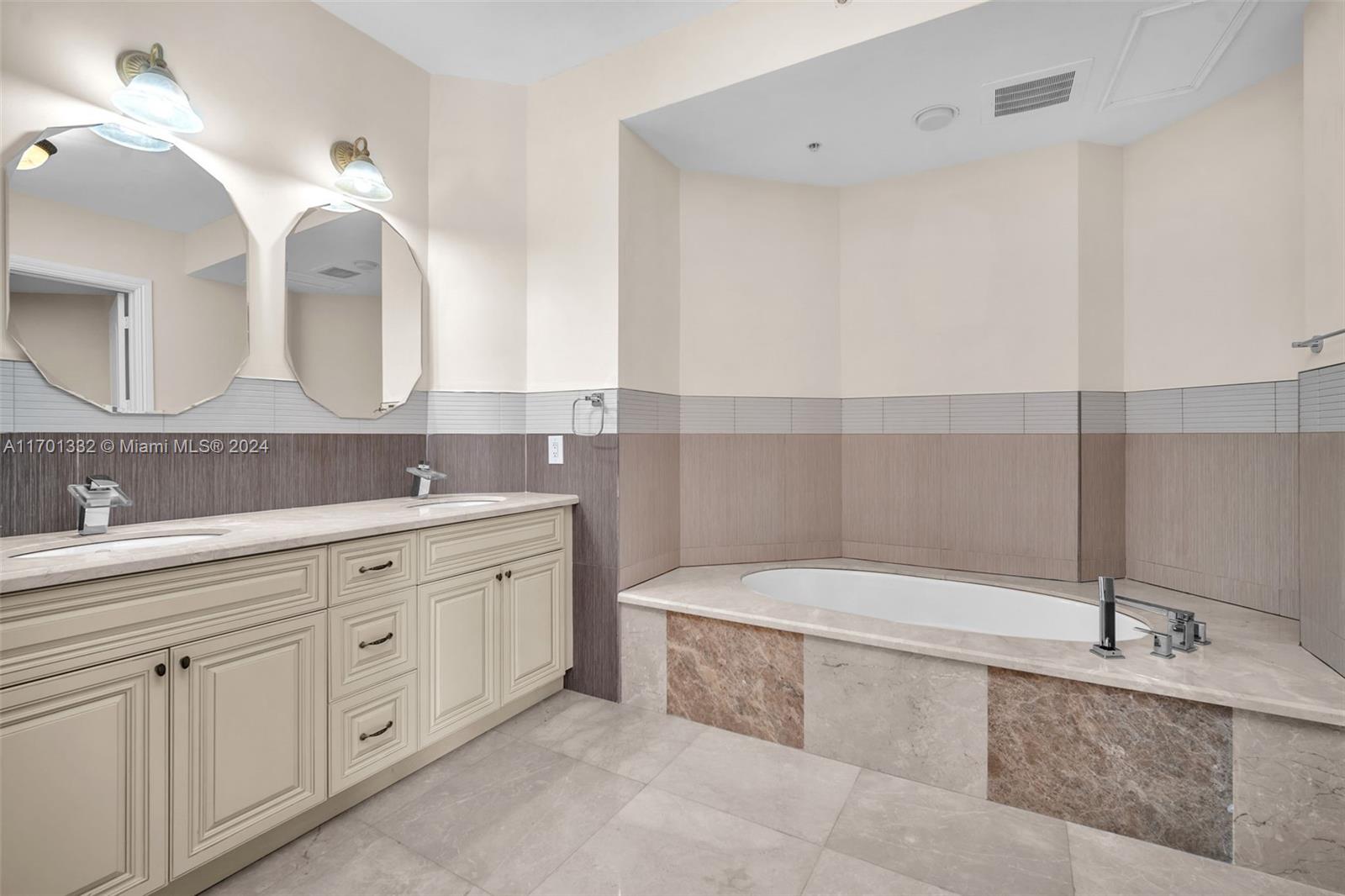 SUNRISE OCEAN CLUB CONDO - Residential Lease