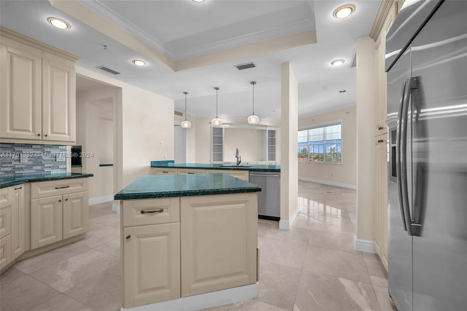 SUNRISE OCEAN CLUB CONDO - Residential Lease