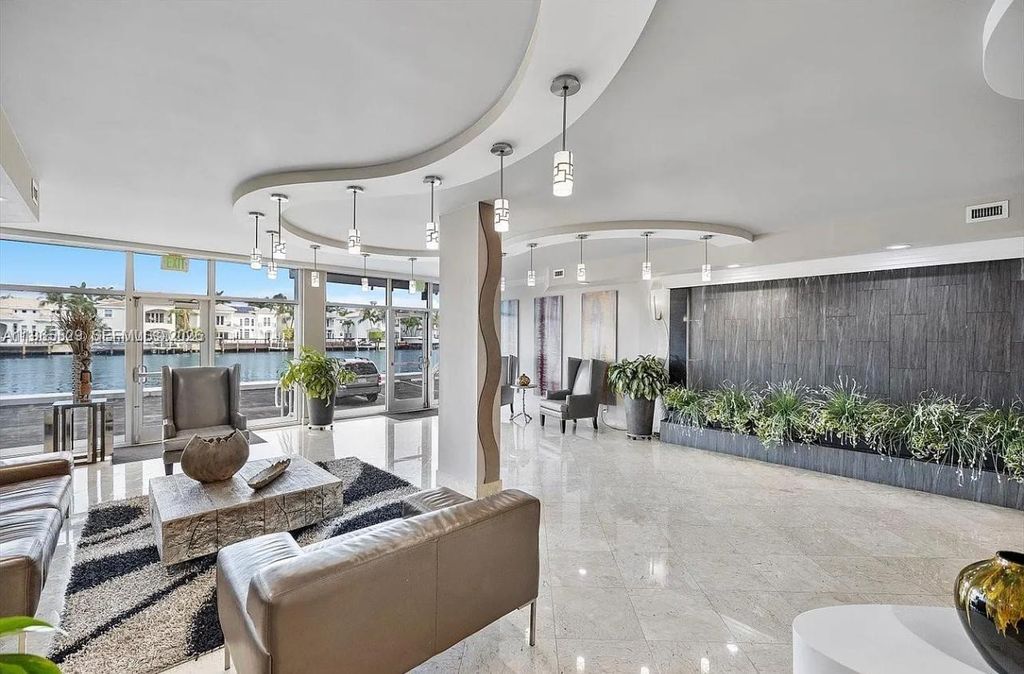 Photo of 1500 S Ocean Dr #2G, Hollywood, FL 33019 (MLS # A11965529)