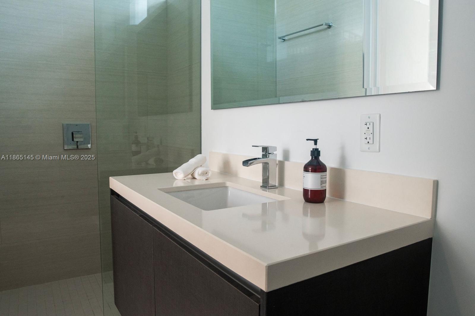 PARAMOUNT MIAMI WORLDCENT - Residential