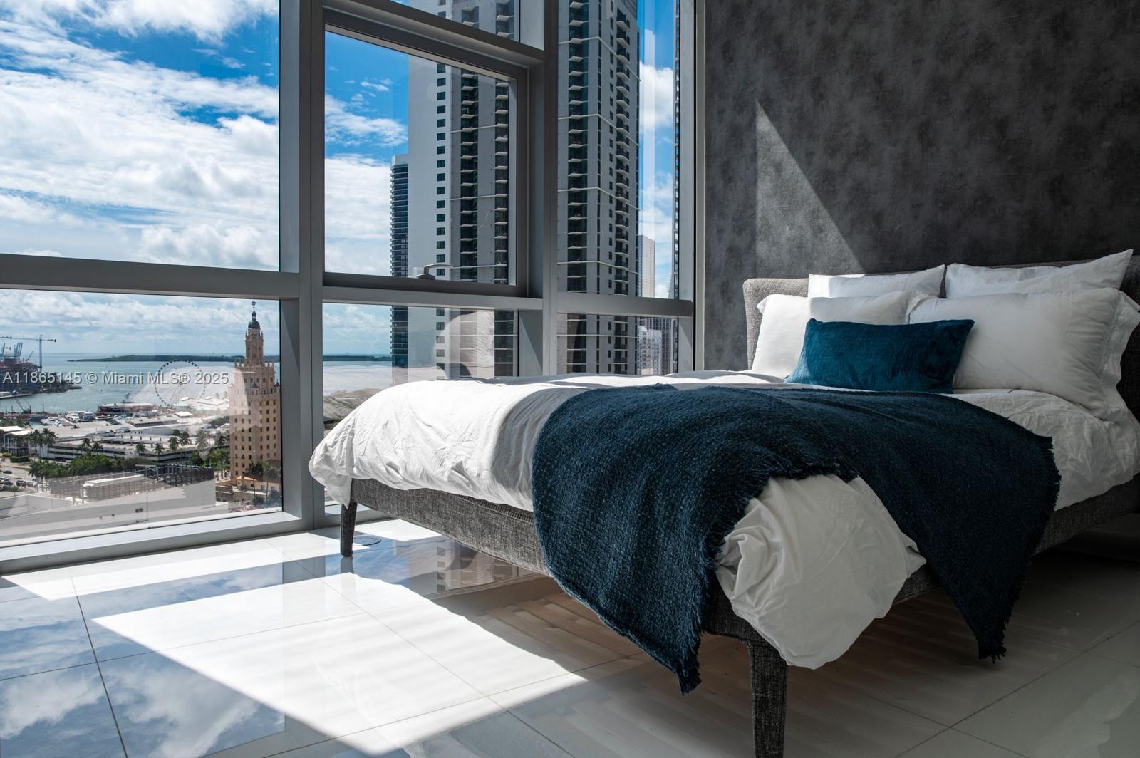 PARAMOUNT MIAMI WORLDCENT - Residential