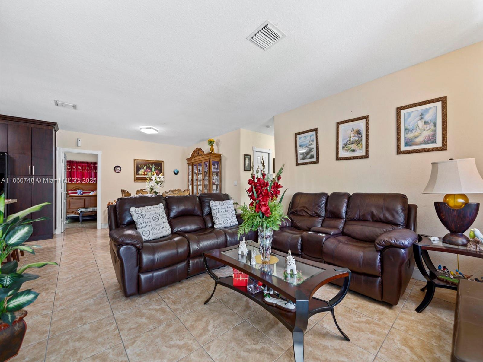 545 NW 10th St