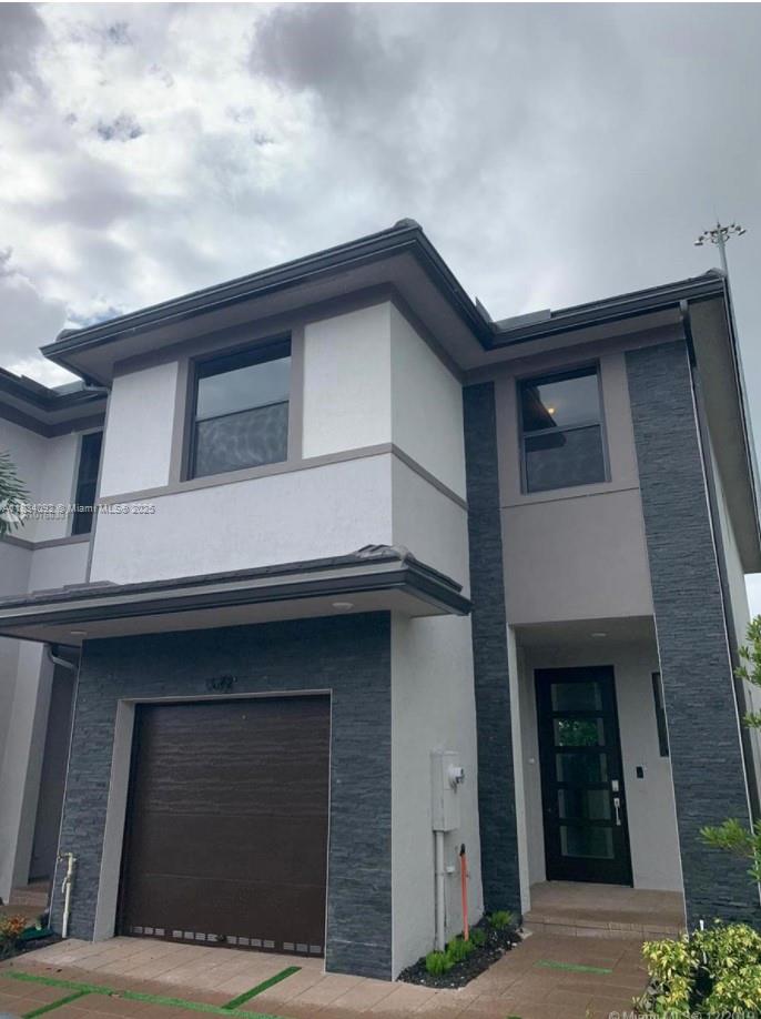 RENTED INVESTMENT OPPORTUNITY! SPACIOUS 3-BED/2.5-BATHS CORNER HOME AT SATORI. GATED COMMUNITY IN MIAMI LAKES. RESORT STYLE POOL. GYM. CLUBHOUSE. MODERN STYLE. SS APPLIANCES. W/D INSIDE. HURRICANE WINDOWS. GREAT LOCATION!