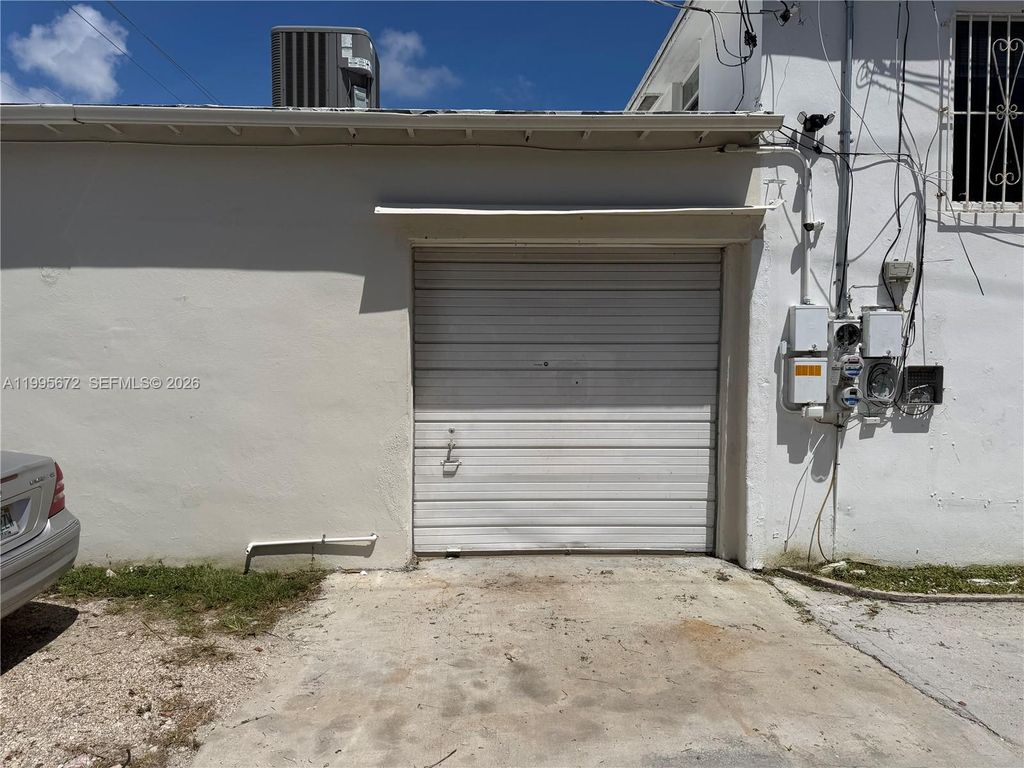 Photo of 1017 N 20th Ave, Hollywood, FL 33020 (MLS # A11995672)