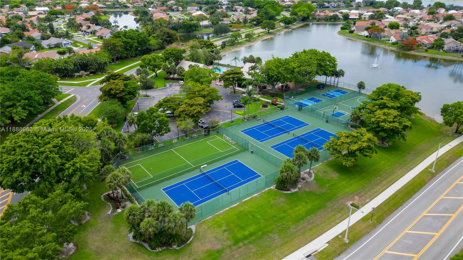 LAKES AT BOCA RATON PAR E - Residential Lease