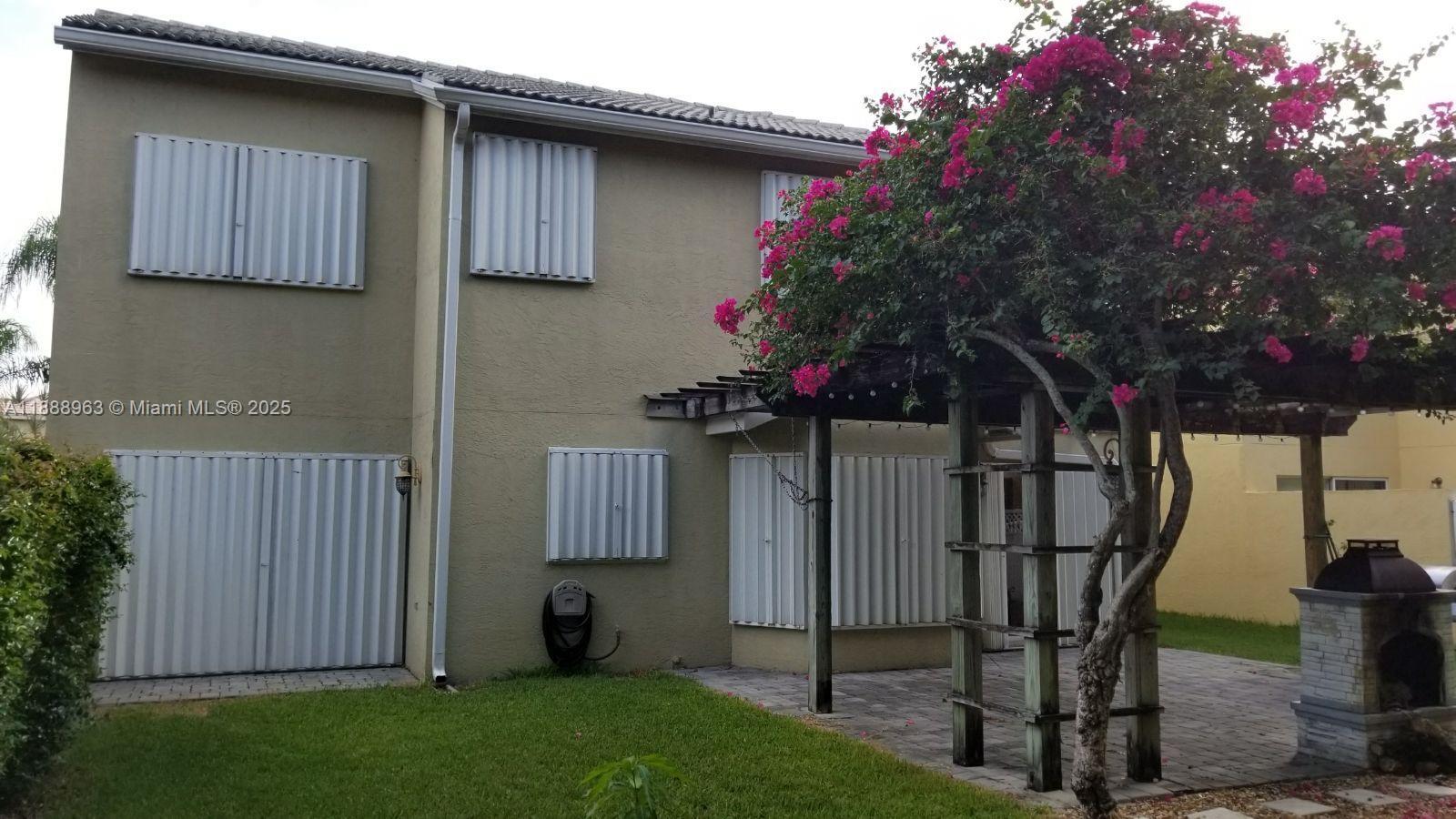 LAKES AT BOCA RATON PAR E - Residential Lease