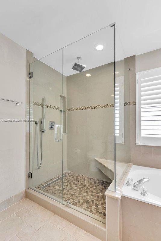 LAKES AT BOCA RATON PAR E - Residential Lease