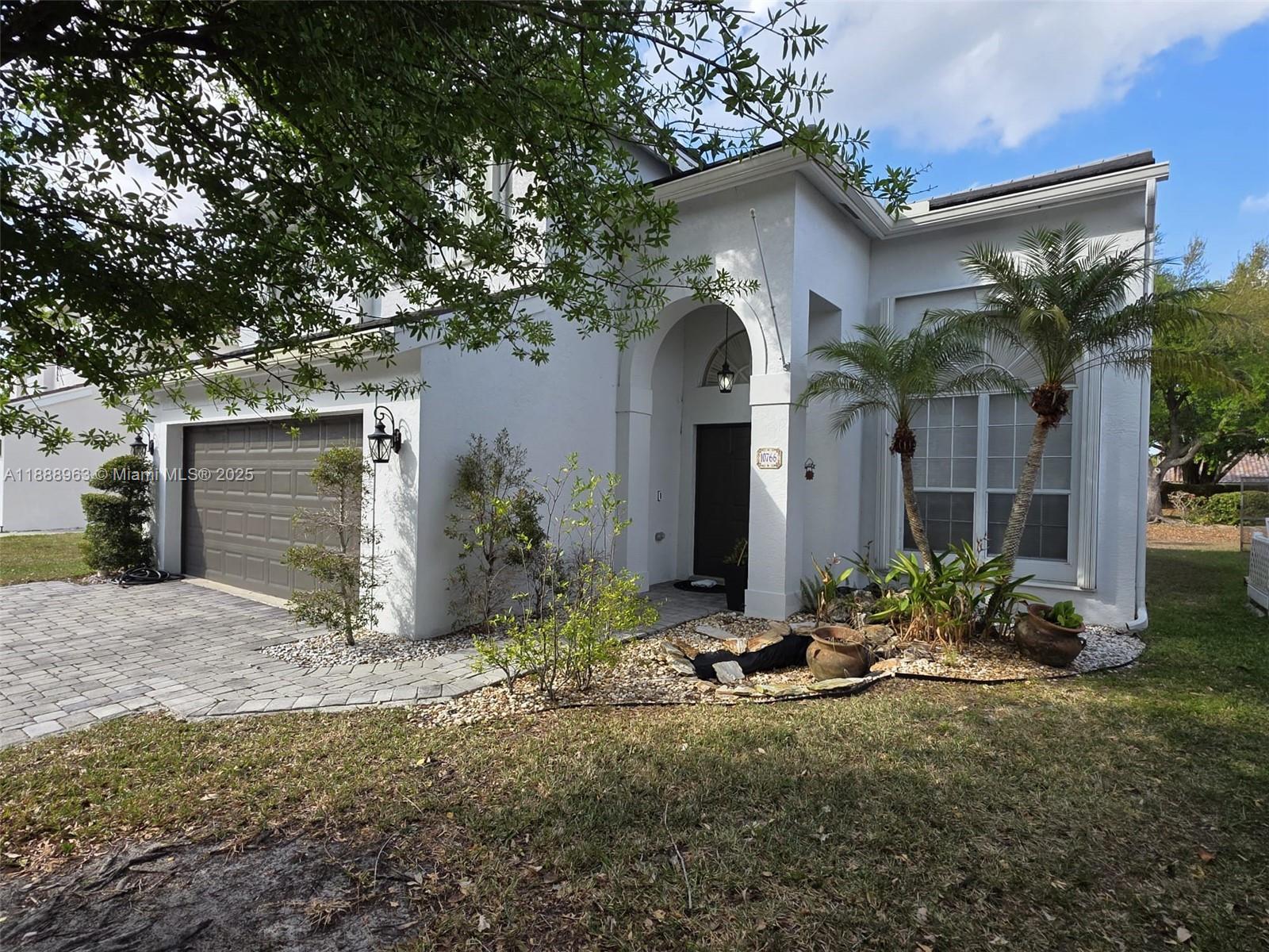 LAKES AT BOCA RATON PAR E - Residential Lease