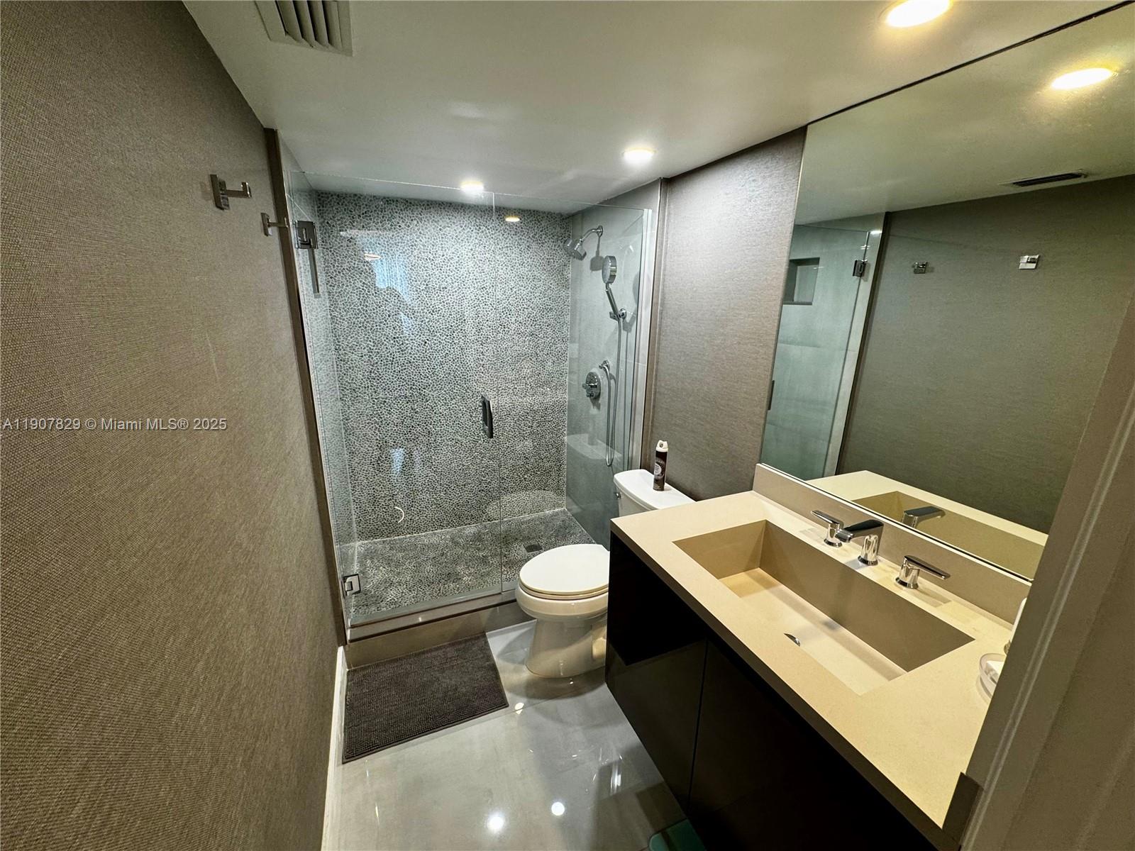 THE YACHT CLUB AT AVENTUR - Residential Lease