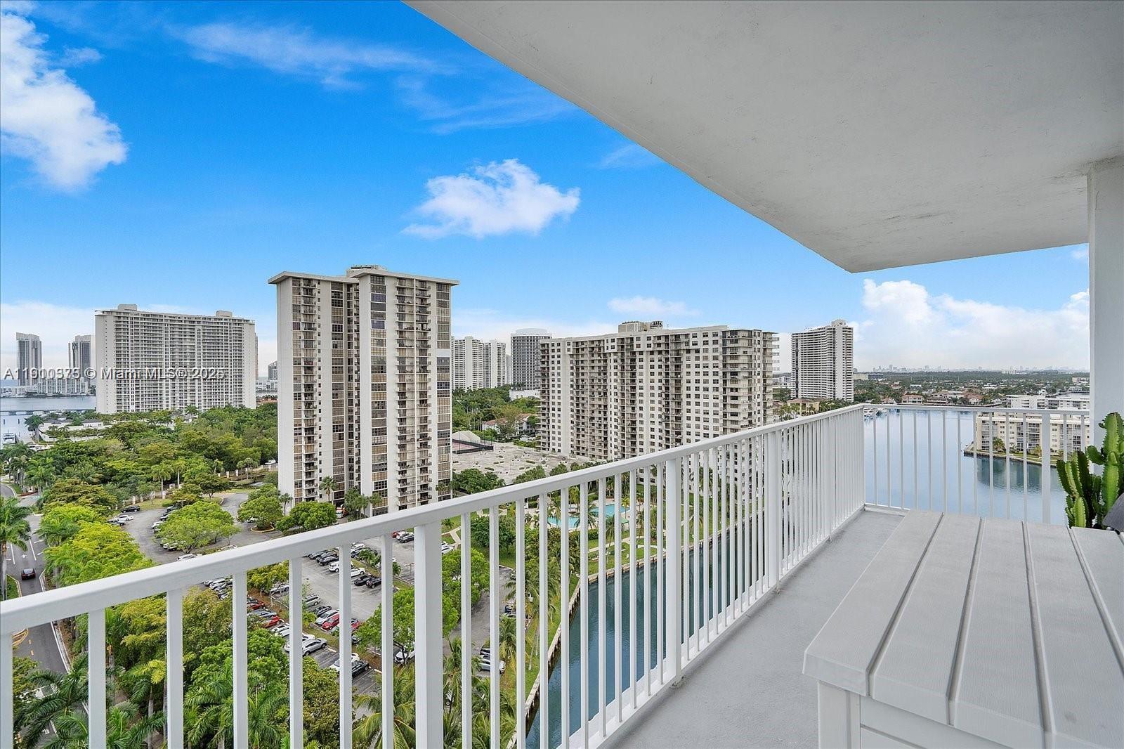 ADMIRALS PORT CONDO WEST - Residential