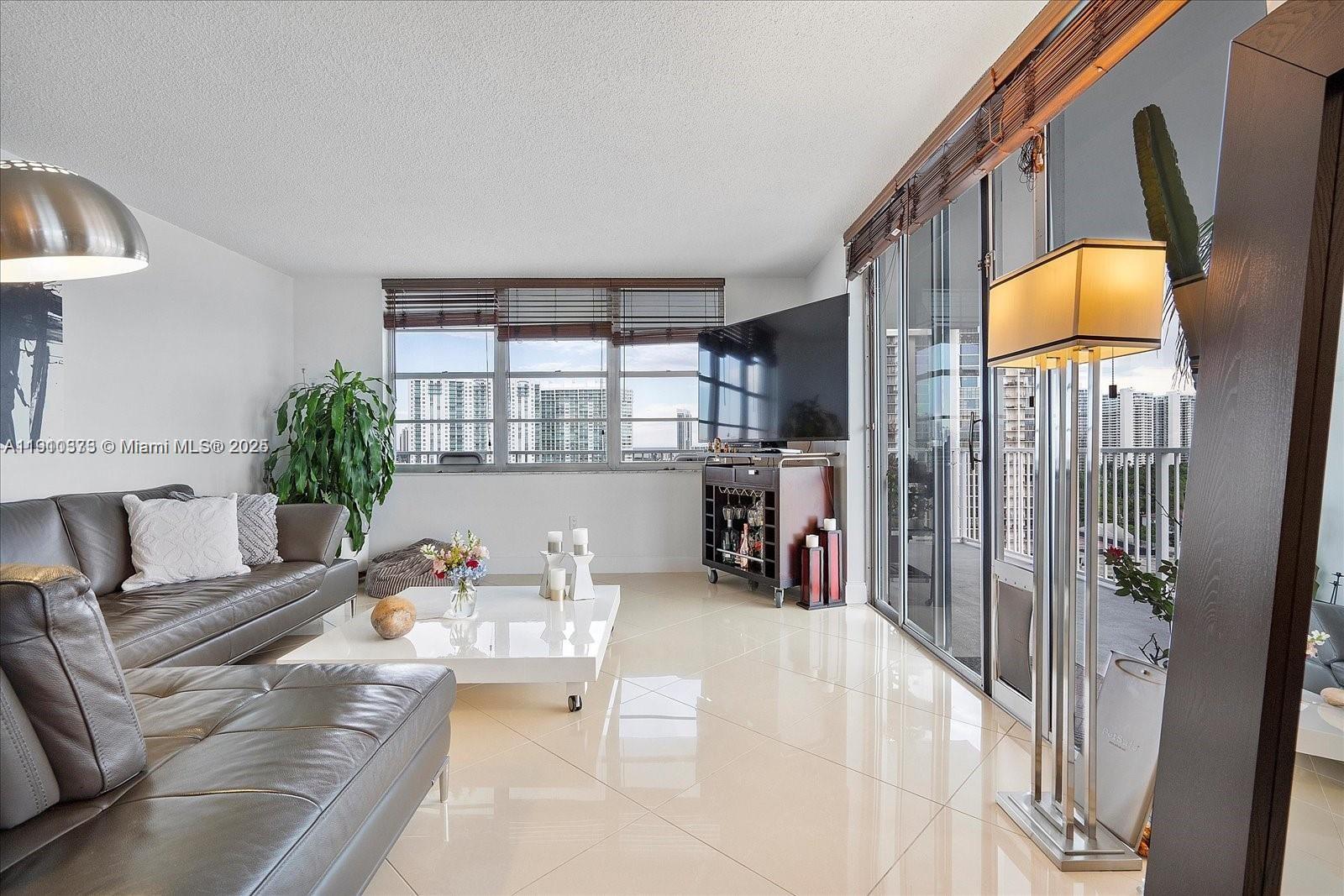 ADMIRALS PORT CONDO WEST - Residential