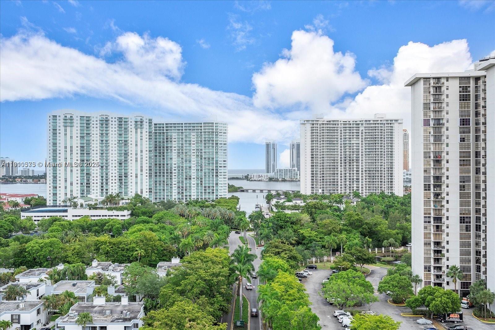 ADMIRALS PORT CONDO WEST - Residential