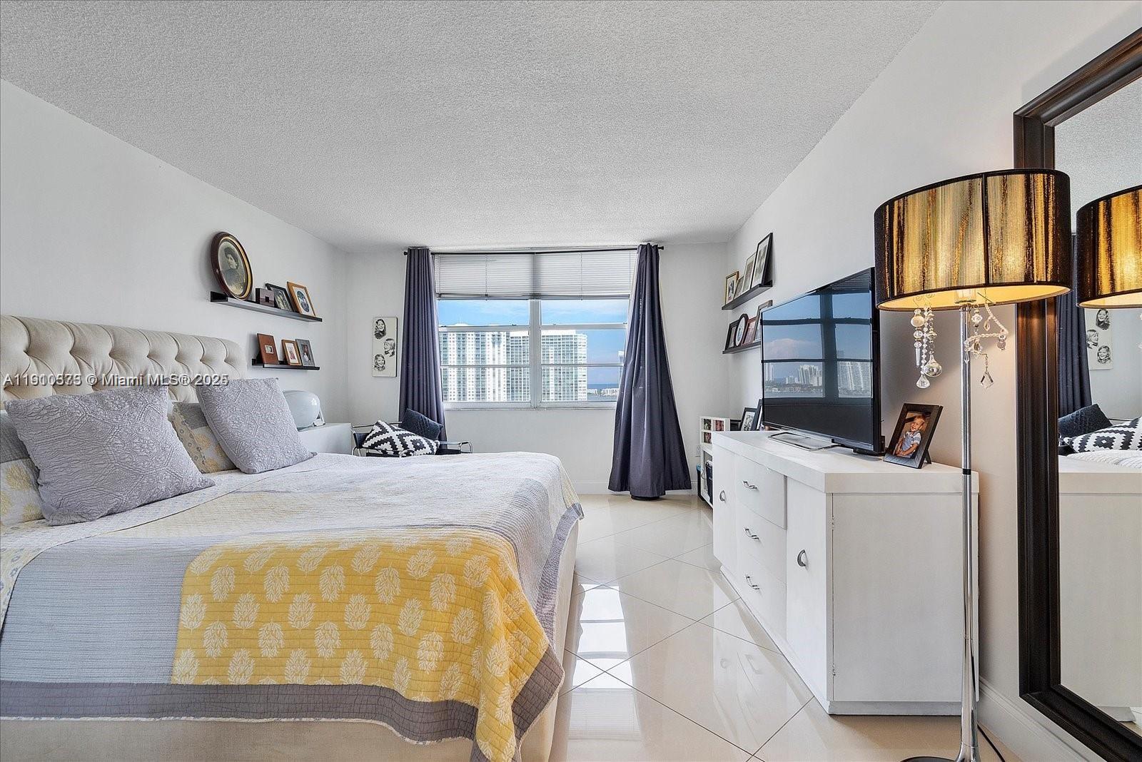 ADMIRALS PORT CONDO WEST - Residential