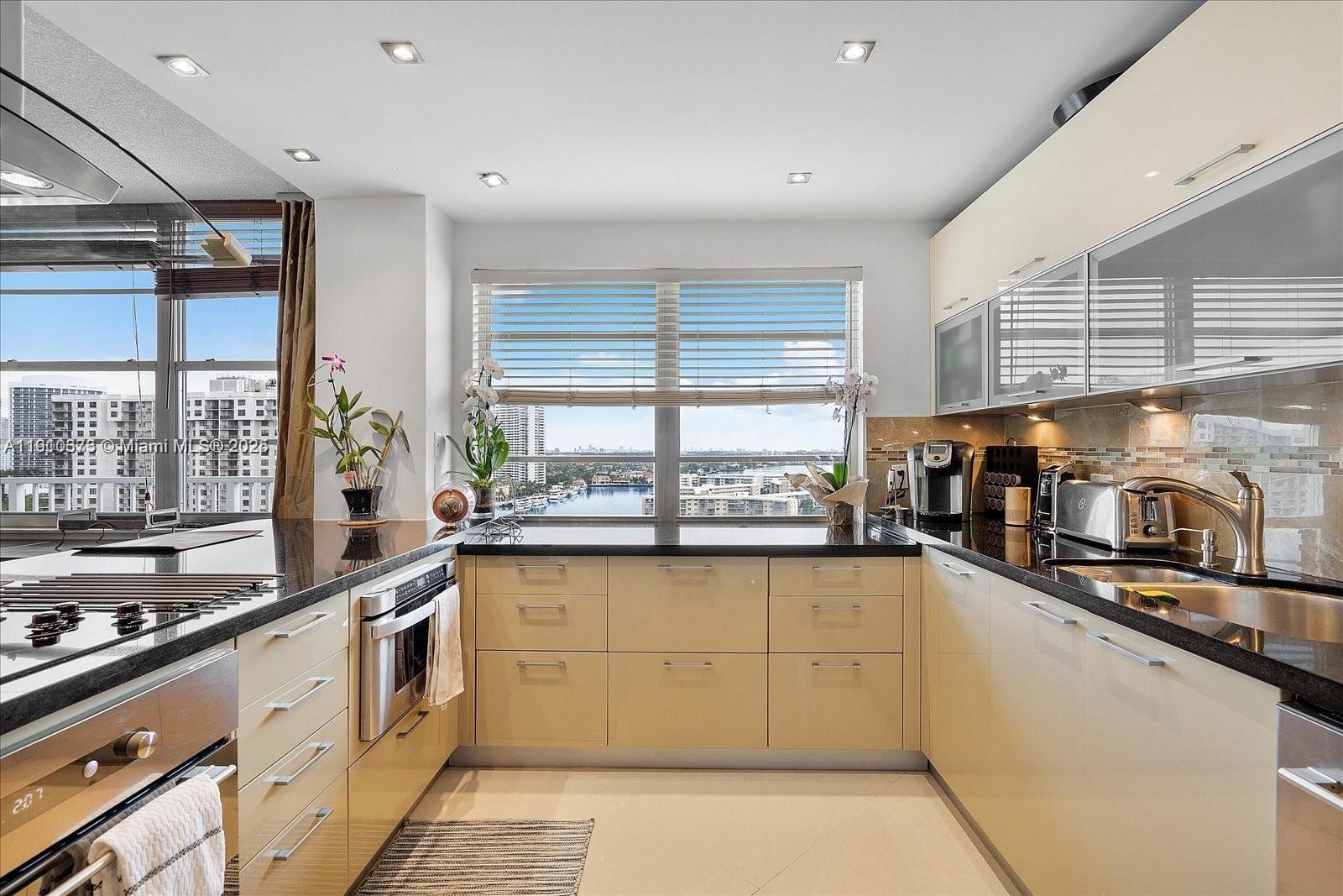 ADMIRALS PORT CONDO WEST - Residential