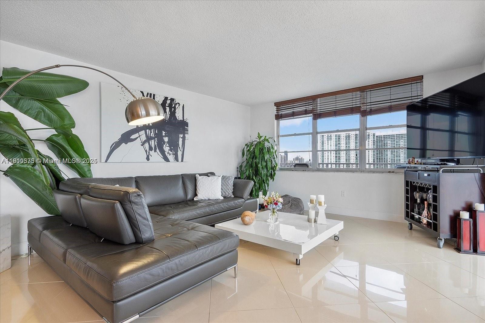 ADMIRALS PORT CONDO WEST - Residential