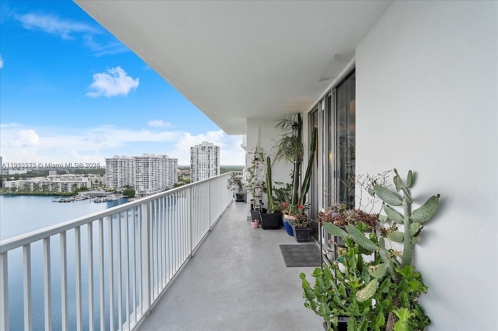 ADMIRALS PORT CONDO WEST - Residential