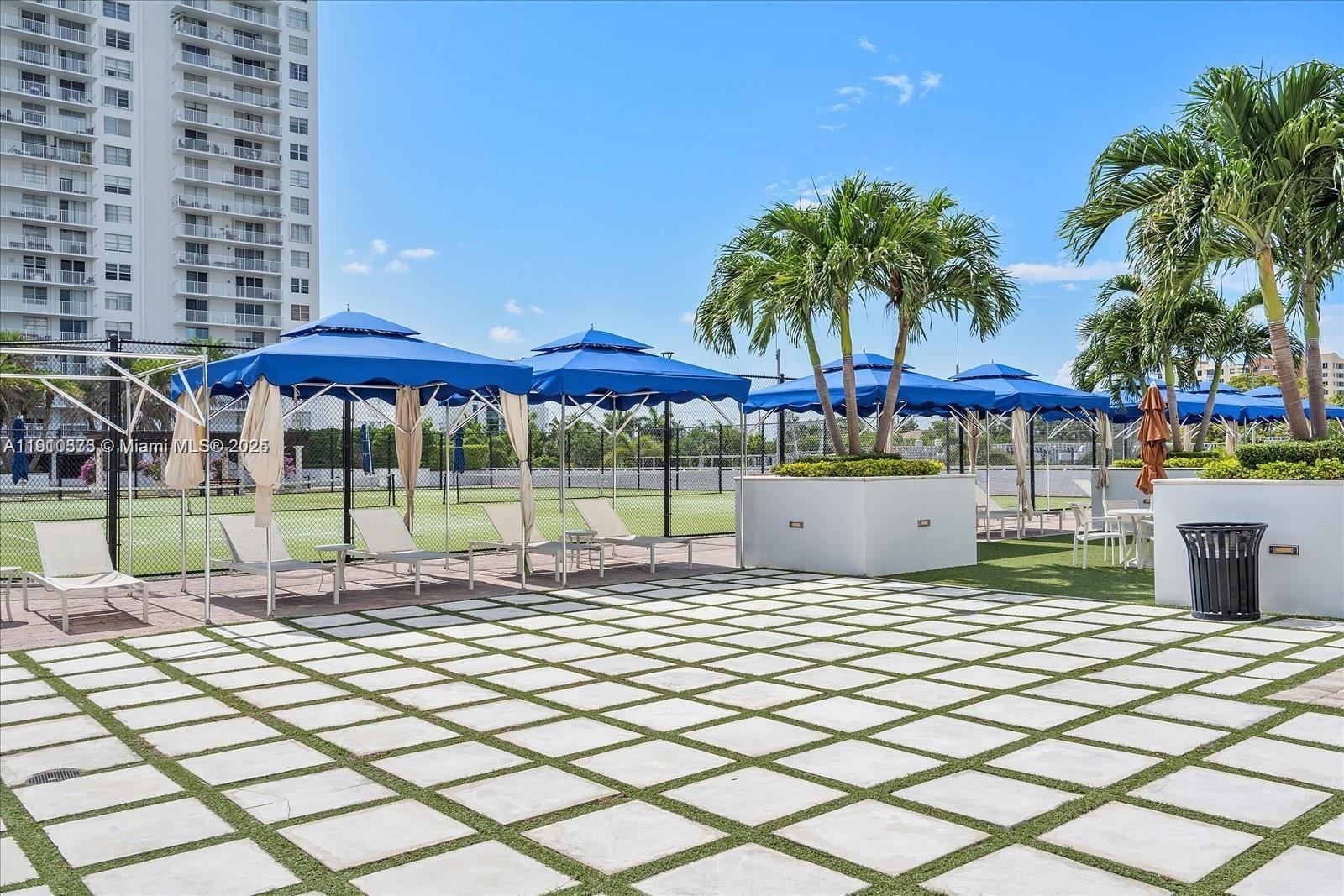 ADMIRALS PORT CONDO WEST - Residential