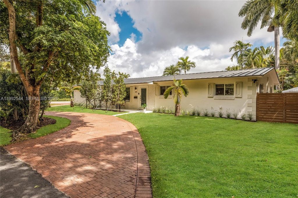 Photo of 615 NE 115th St, Biscayne Park, FL 33161 (MLS # A11992544)