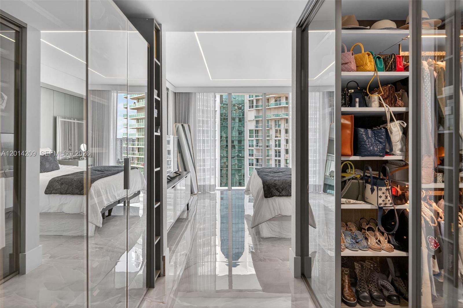 PARQUE TOWERS CONDO - Residential