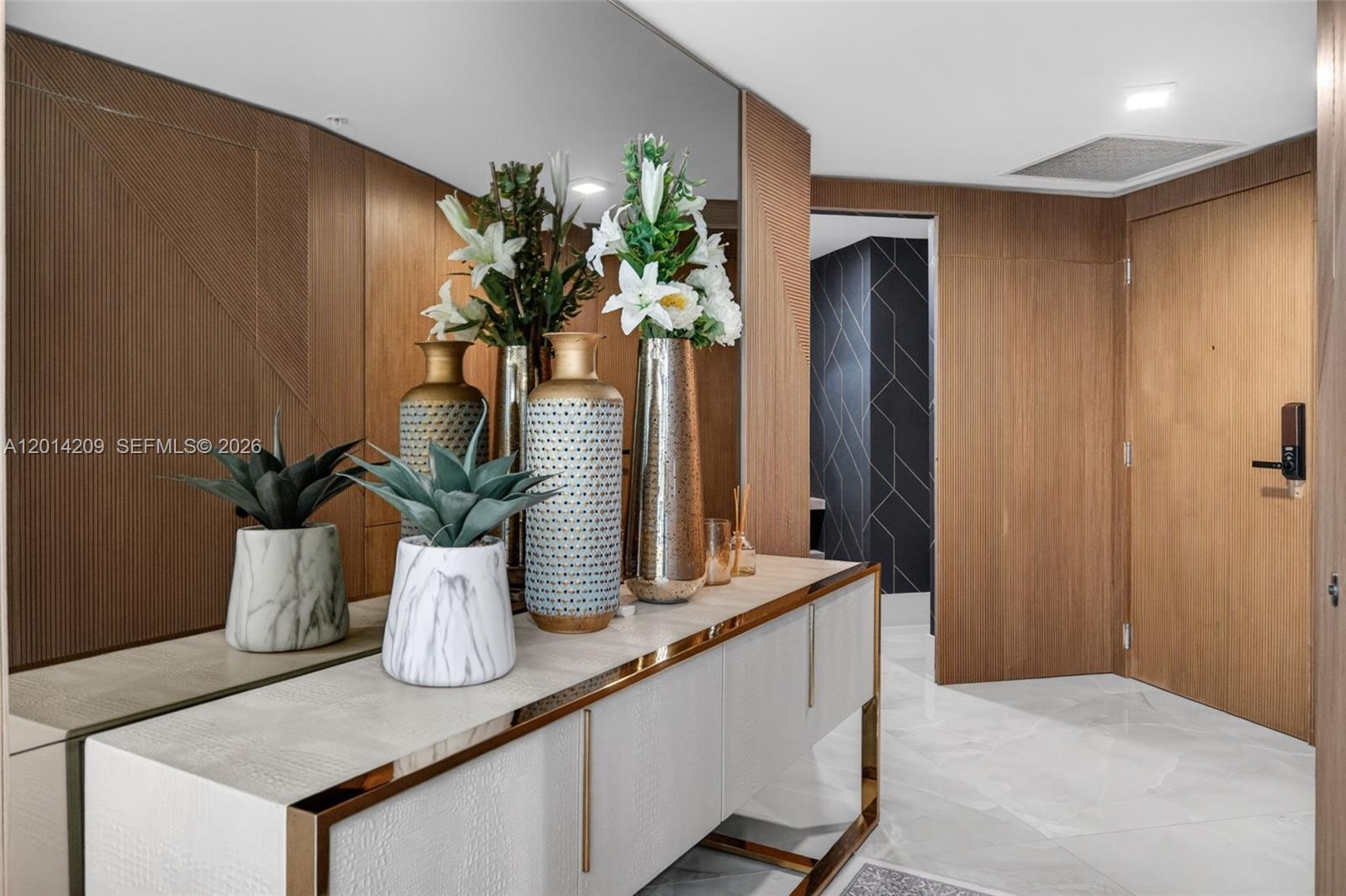 PARQUE TOWERS CONDO - Residential