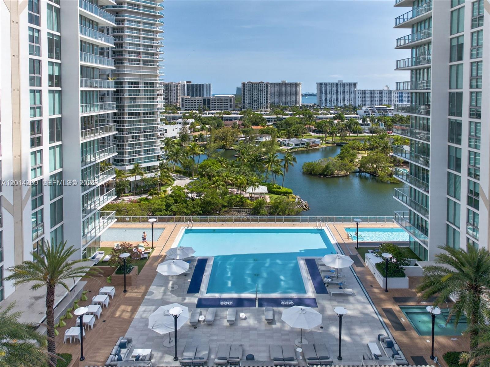 PARQUE TOWERS CONDO - Residential