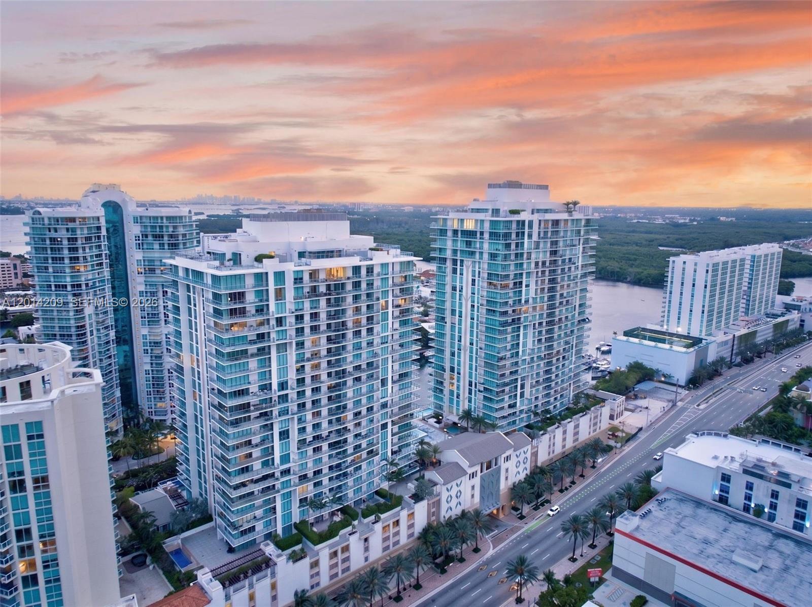 PARQUE TOWERS CONDO - Residential