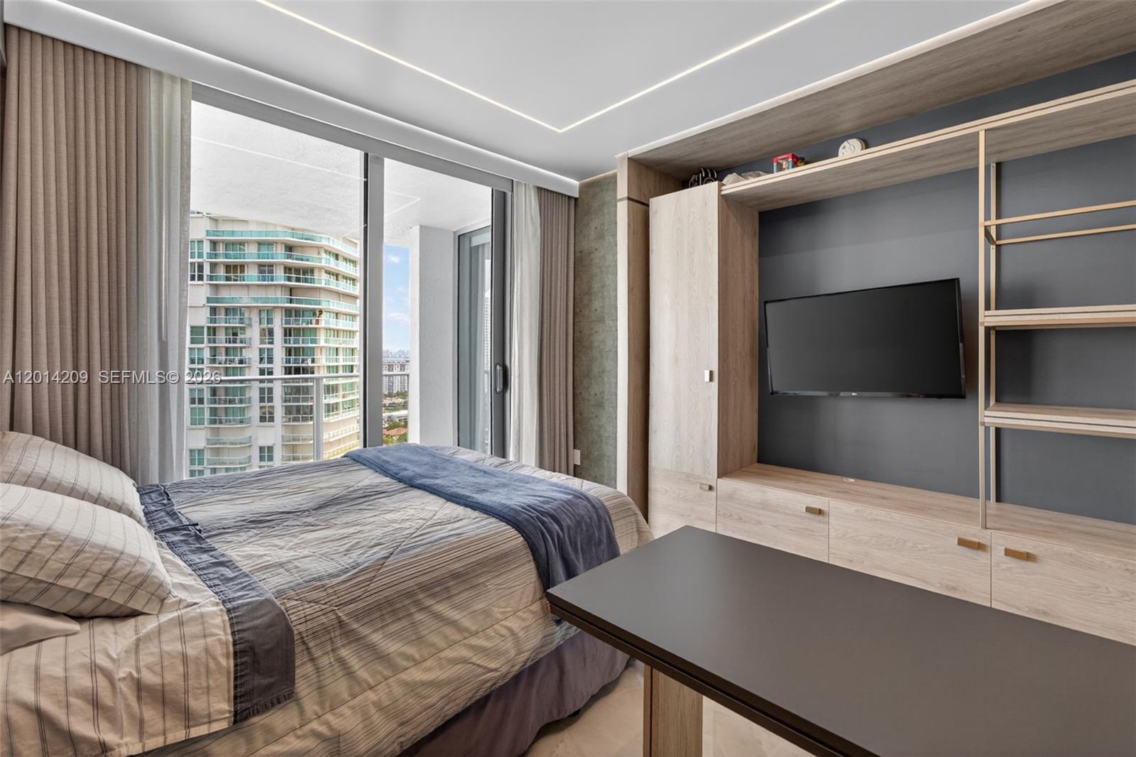 PARQUE TOWERS CONDO - Residential