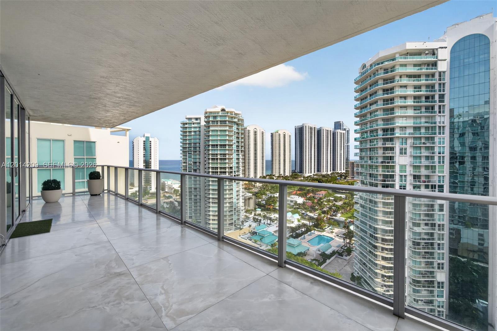 PARQUE TOWERS CONDO - Residential