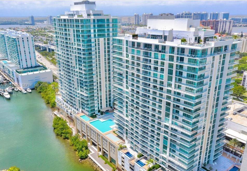 PARQUE TOWERS CONDO - Residential