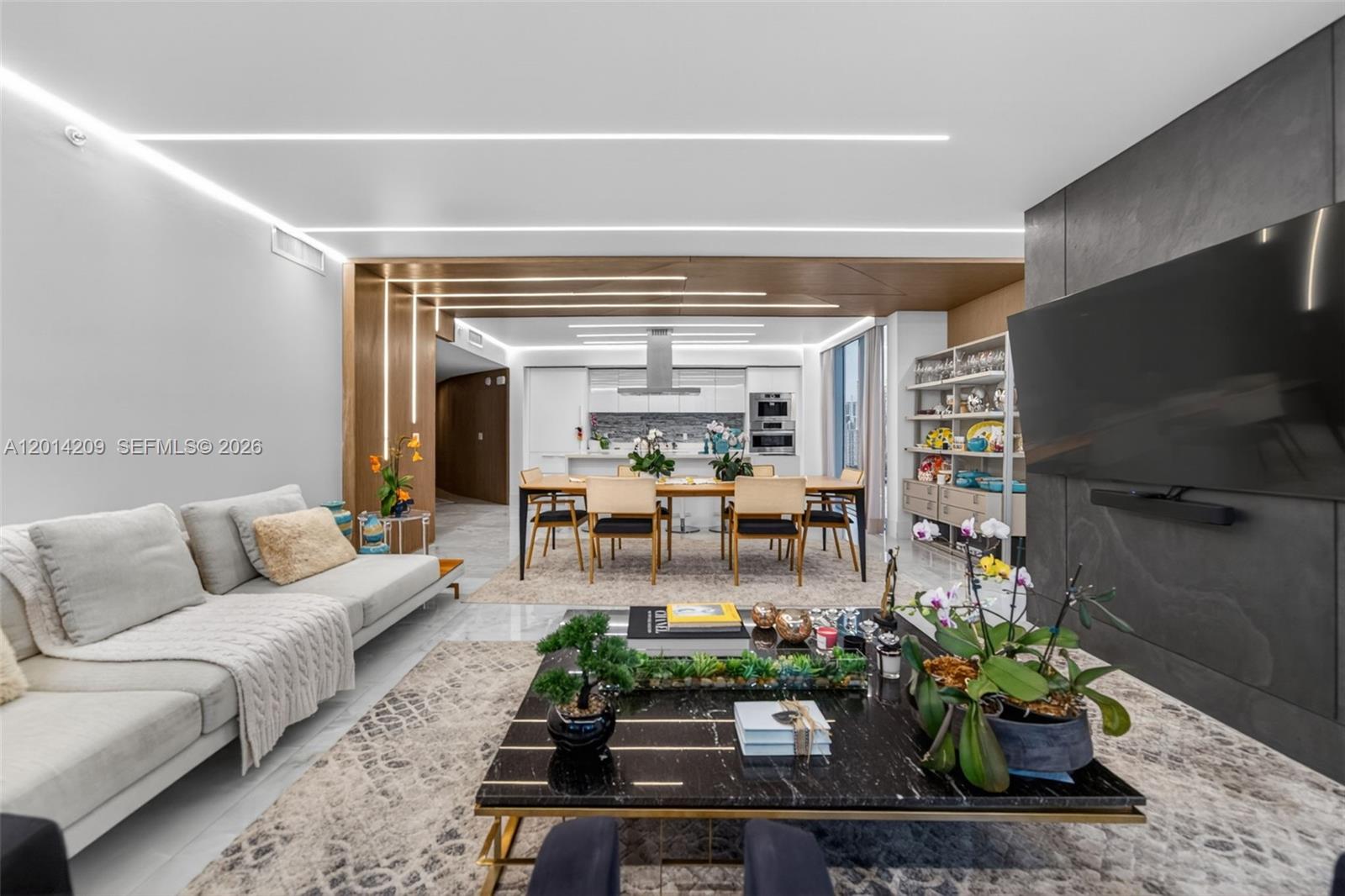 PARQUE TOWERS CONDO - Residential
