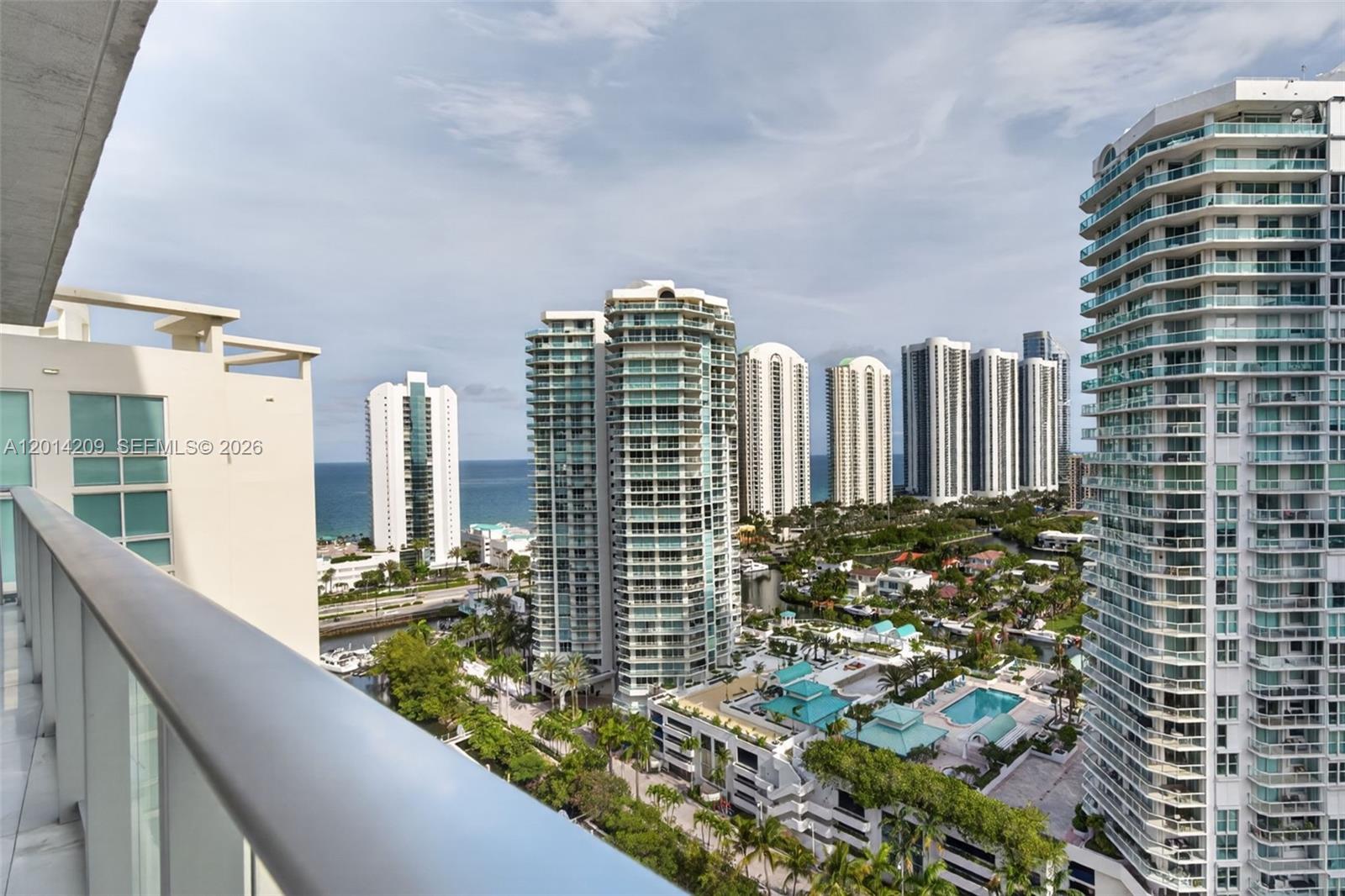 PARQUE TOWERS CONDO - Residential
