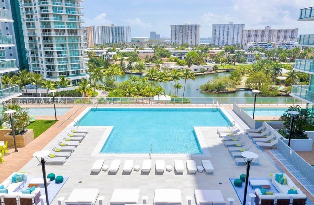 PARQUE TOWERS CONDO - Residential
