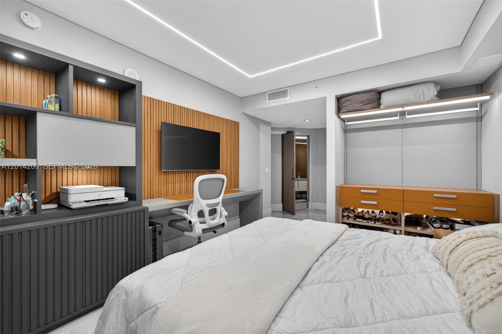 PARQUE TOWERS CONDO - Residential