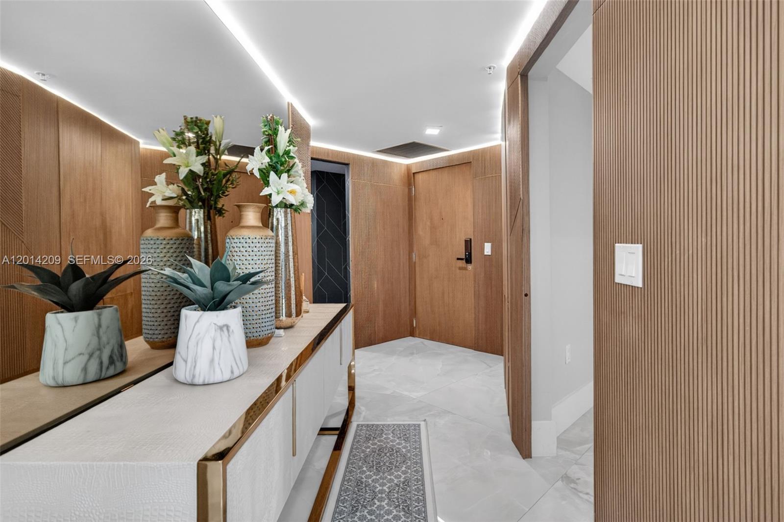 PARQUE TOWERS CONDO - Residential