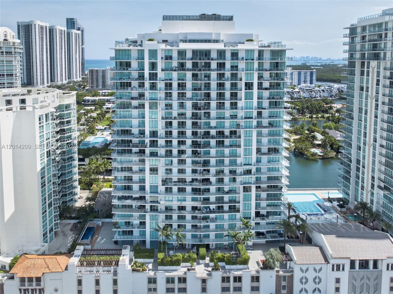PARQUE TOWERS CONDO - Residential
