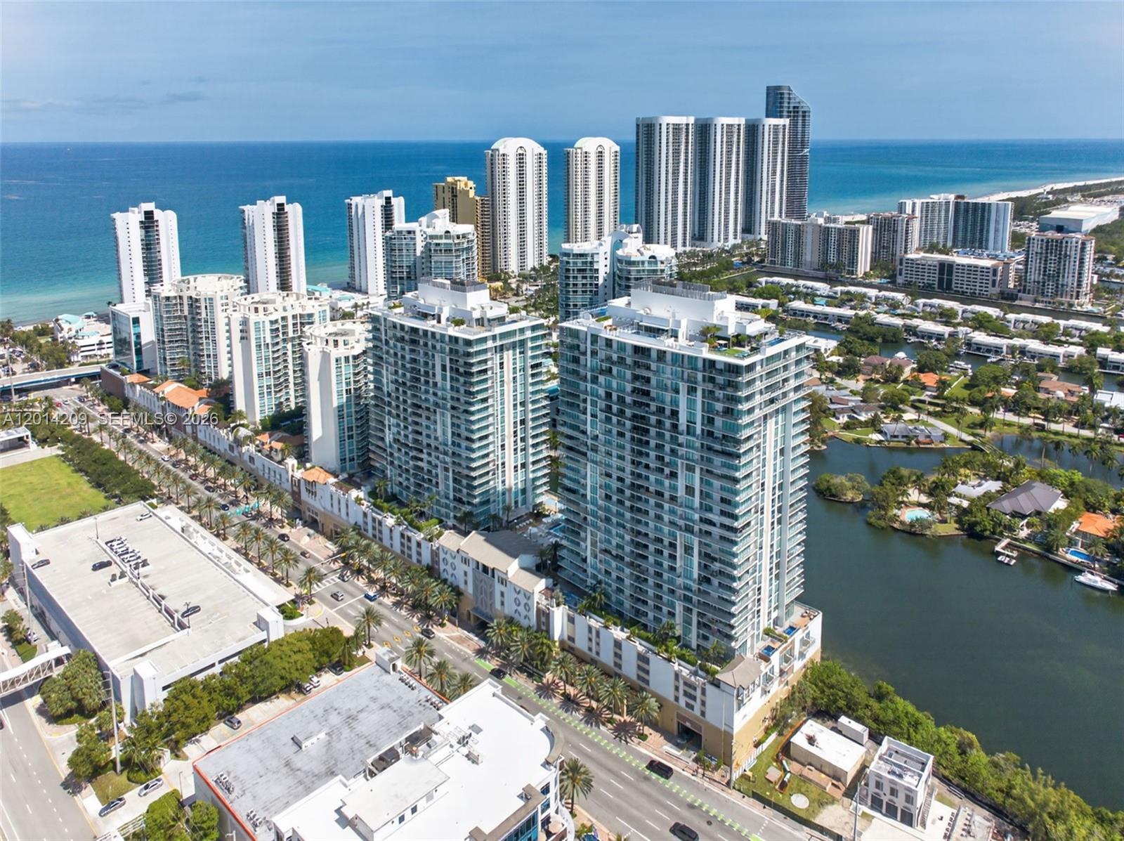 PARQUE TOWERS CONDO - Residential