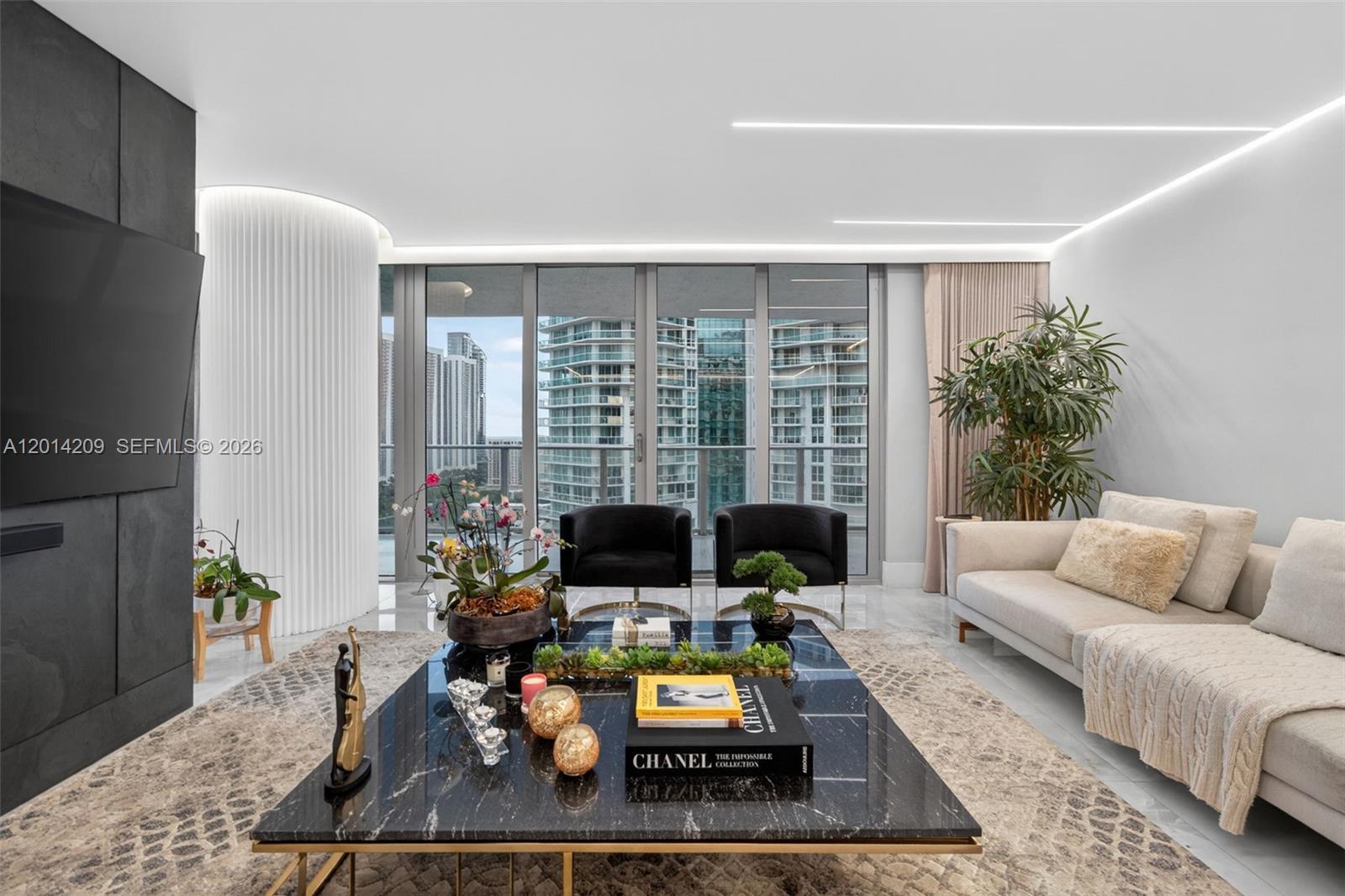PARQUE TOWERS CONDO - Residential