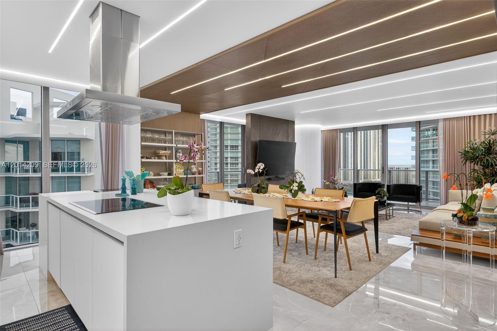 PARQUE TOWERS CONDO - Residential
